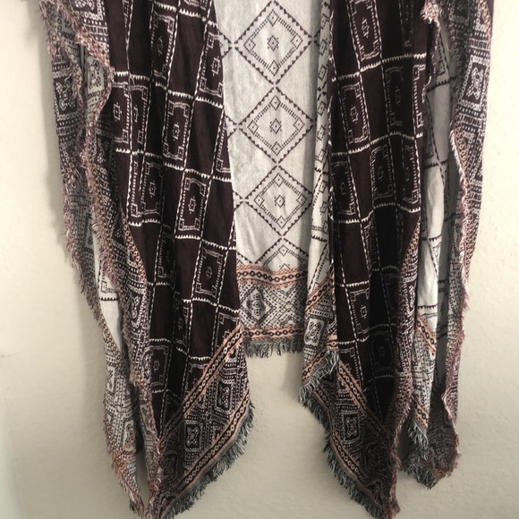 Ecoté Ruana Boho Wrap - Picture 3 of 6